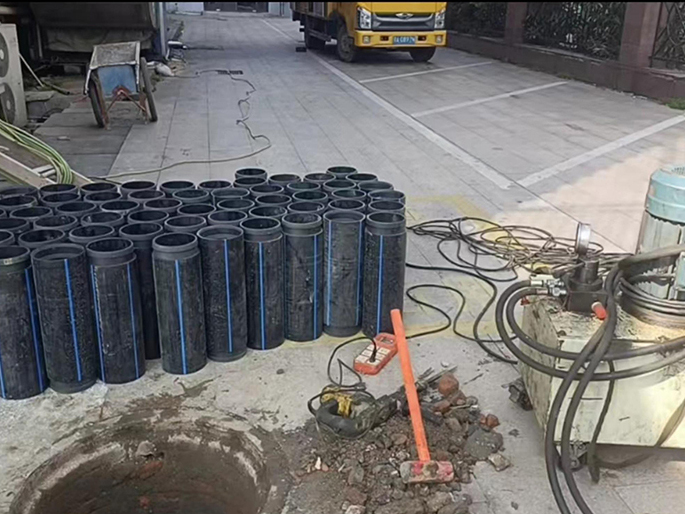 小金PE置换管厂家 DN315置换管 非开挖管短管置换